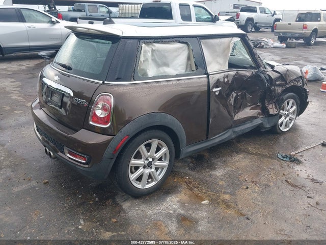 2011 MINI COOPER S WMWSV3C57BTY15457 Photo 3