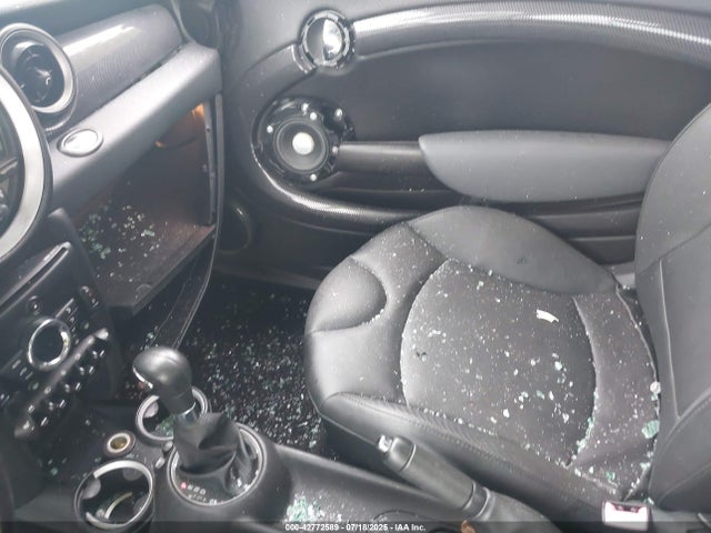 2011 MINI COOPER S WMWSV3C57BTY15457 Photo 4