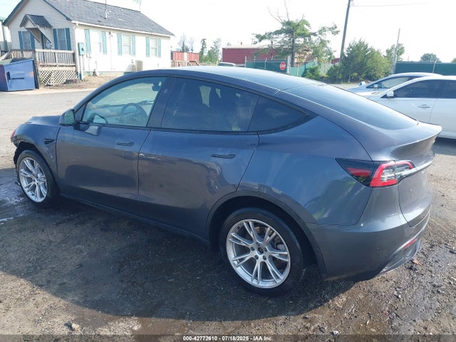 2023 TESLA MODEL Y 7SAYGDEE8PF887386 Photo 2
