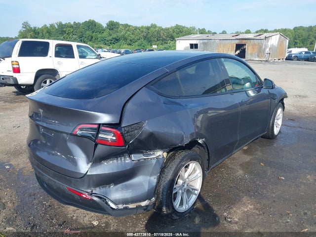 2023 TESLA MODEL Y 7SAYGDEE8PF887386 Photo 3