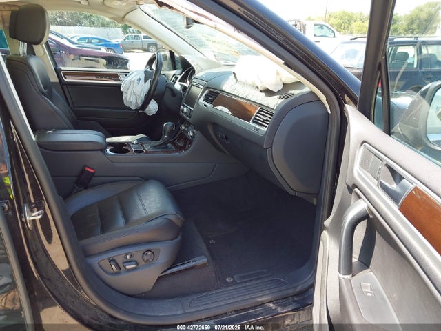 WVGEF9BP6GD011893 Volkswagen Touareg