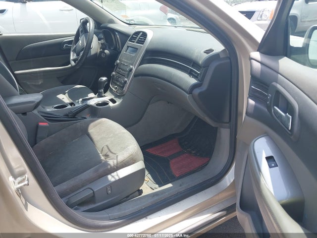 Chevrolet lkw 2015 1G11B5SL6FF174494 Image 5