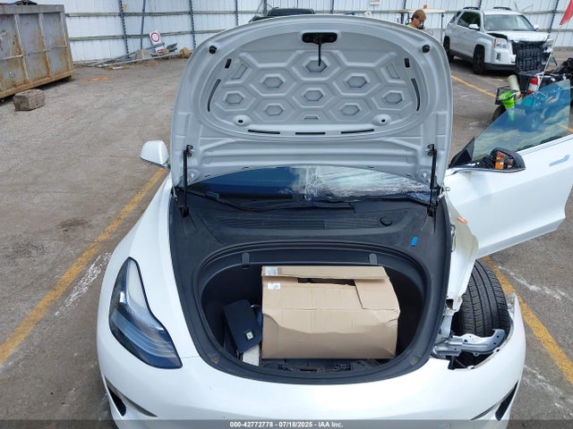 2019 TESLA MODEL 3 5YJ3E1EB1KF421549 Photo 9