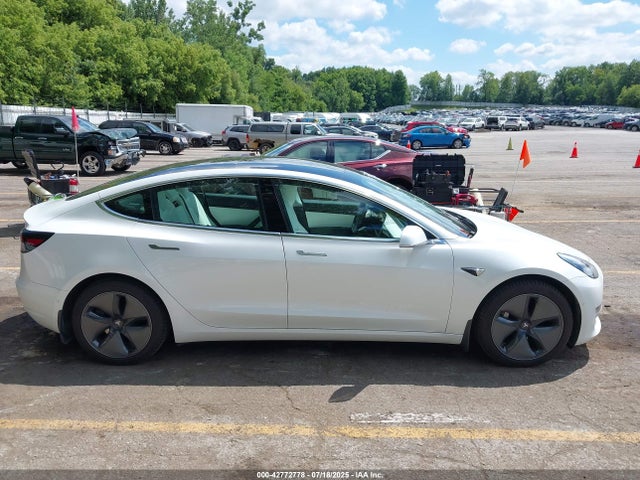 5YJ3E1EB1KF421549 Tesla 2019