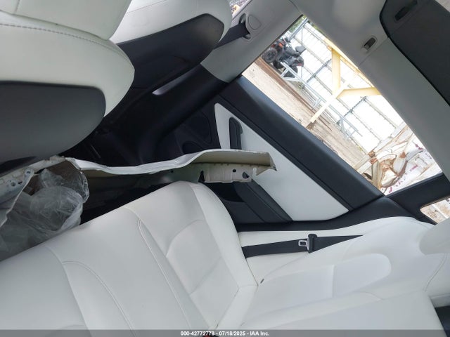 5YJ3E1EB1KF421549 Tesla 2019