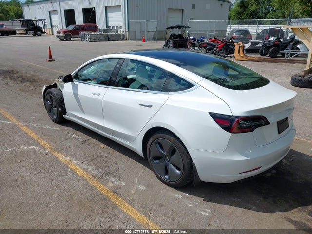 2019 TESLA MODEL 3 5YJ3E1EB1KF421549 Photo 2