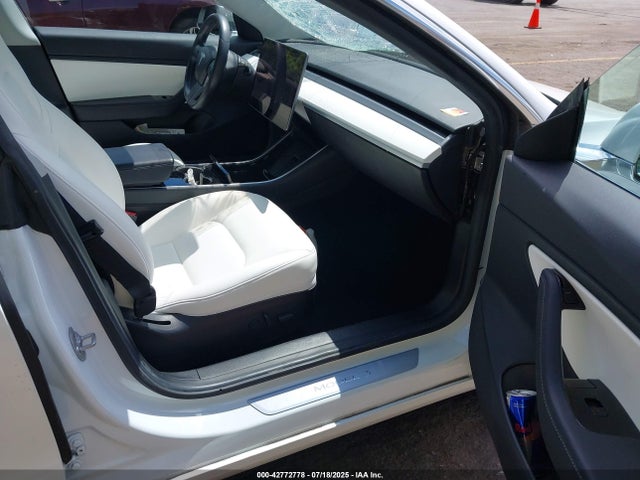 2019 TESLA MODEL 3 5YJ3E1EB1KF421549 Photo 4