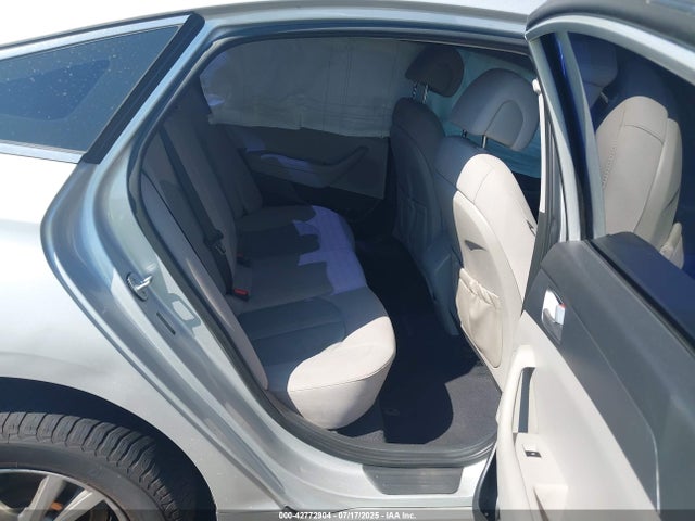 5NPE24AF8HH530869 Hyundai 2017