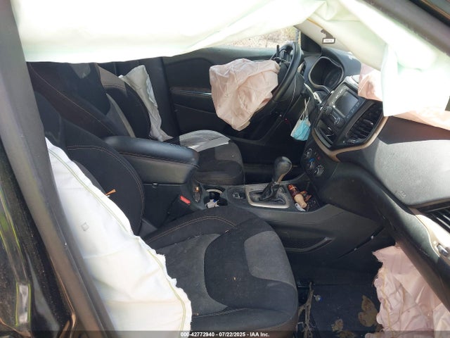 1C4PJLAB8FW632683 Jeep Cherokee