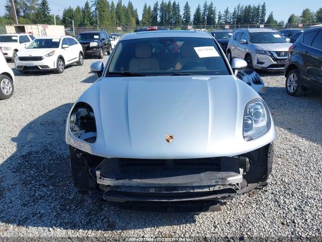 Porsche 2017 2017 WP1AA2A51HLB09566 Image 13