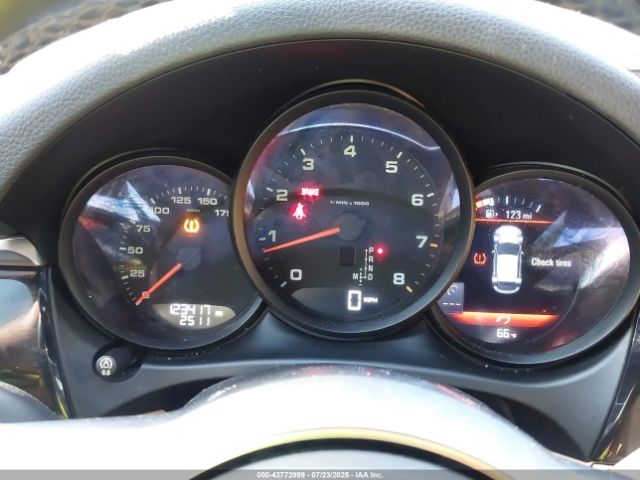 2017 PORSCHE MACAN WP1AA2A51HLB09566 Photo 6