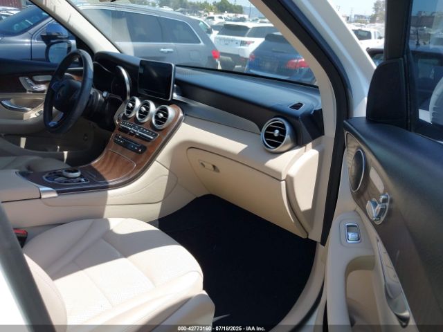 2019 MERCEDES-BENZ GLC 300 WDC0G4JB7KF670495 Photo 4