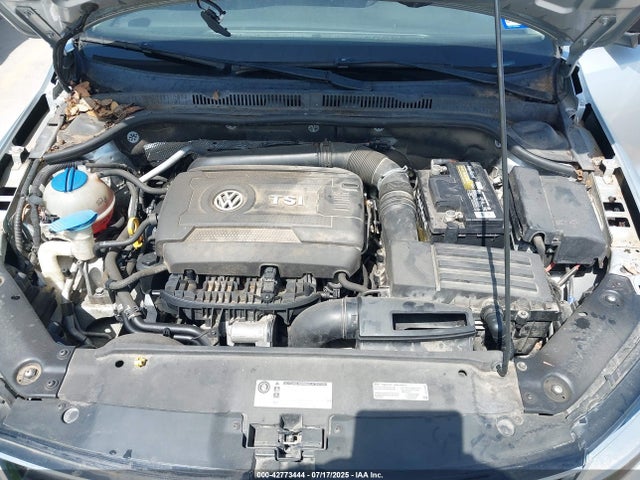 3VWD17AJ9FM218617 Volkswagen 2015