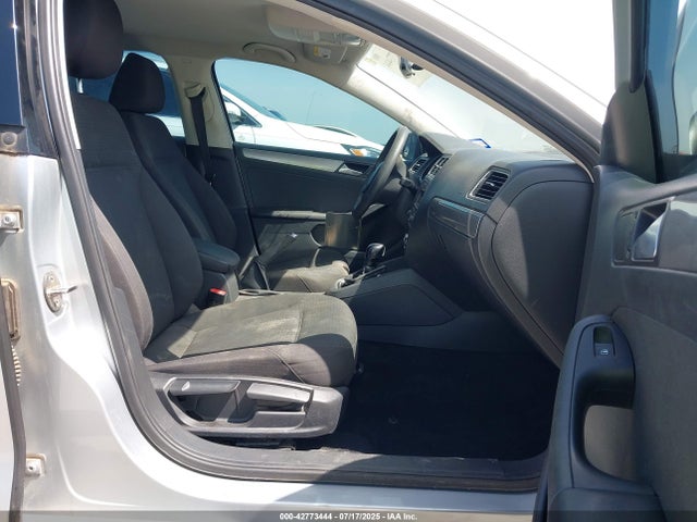 3VWD17AJ9FM218617 Volkswagen 2015