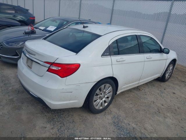 2014 CHRYSLER 200 1C3CCBAB0EN142279 Photo 3