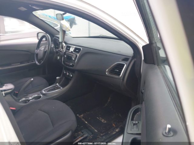 2014 CHRYSLER 200 1C3CCBAB0EN142279 Photo 4