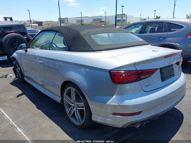2019 AUDI A3 WAU5ULFF7K1032137 Photo 2