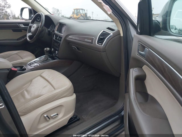 2014 AUDI Q5 HYBRID WA1C8AFP8EA089327 Photo 4