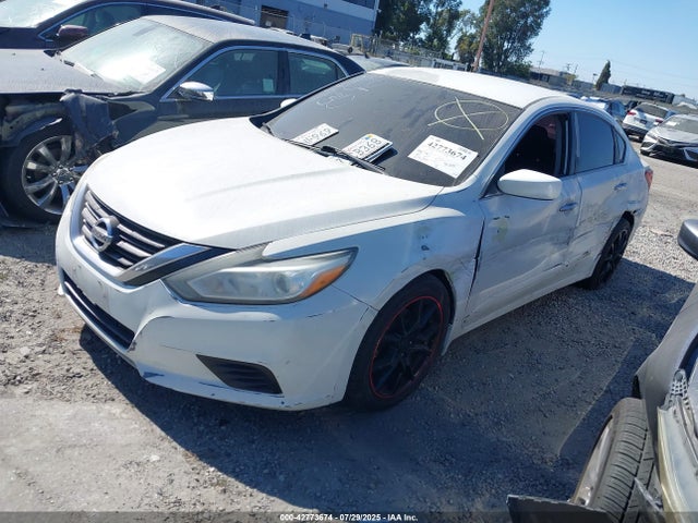 1N4AL3AP9GN379558 Nissan 2016