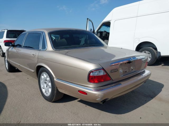 1998 JAGUAR XJ8 SAJHX6246WC833215 Photo 2