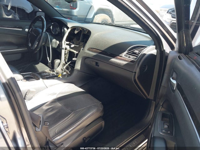 Chrysler 300 2014 2C3CCAET5EH355332 Image 5