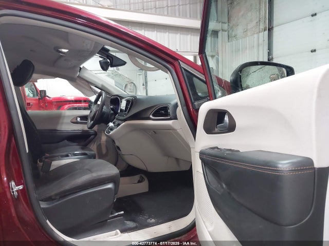 Chrysler Pacifica 2017 2C4RC1BG4HR768547 Image 5