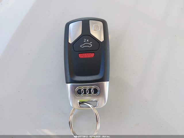 2019 AUDI A4 WAUENAF42KA095582 Photo 10
