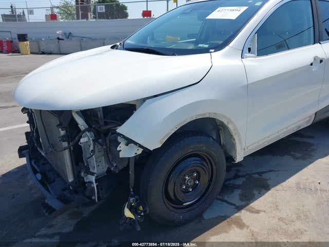 JN1BJ1CP3KW228601 Nissan 2019