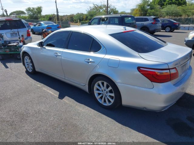 2011 LEXUS LS 460 JTHBL5EF4B5102528 Photo 2