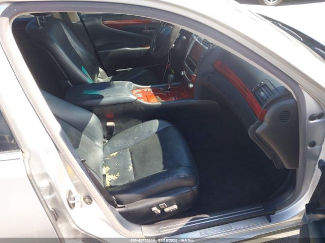 2011 LEXUS LS 460 JTHBL5EF4B5102528 Photo 4