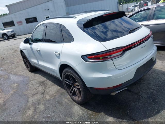 2021 PORSCHE MACAN WP1AA2A55MLB10200 Photo 2