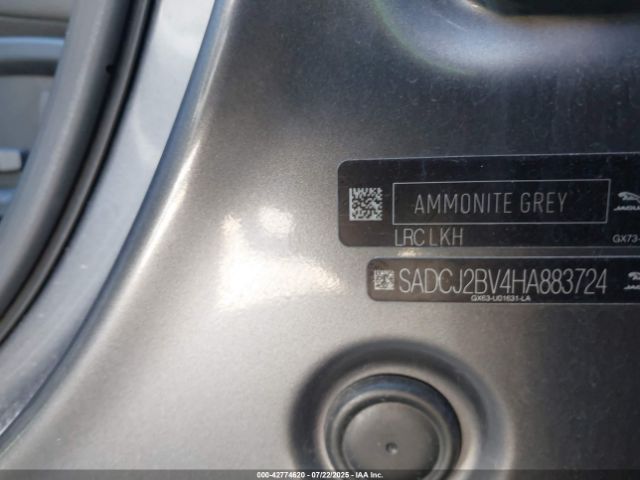 2017 JAGUAR F-PACE SADCJ2BV4HA883724 Photo 8