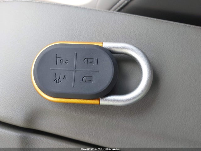 Rivian R1s 2023 7PDSGABA6PN015737 Image 11