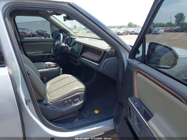 Rivian R1s 2023 7PDSGABA6PN015737 Image 5