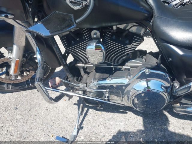 2016 HARLEY-DAVIDSON FLTRX 1HD1KHM1XGB627883 Photo 8