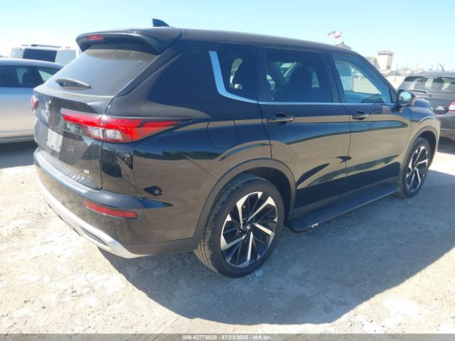 2022 MITSUBISHI OUTLANDER JA4J3UA81NZ028474 Photo 3