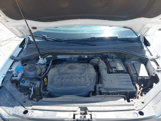 3VV3B7AX4KM063938 Volkswagen Tiguan