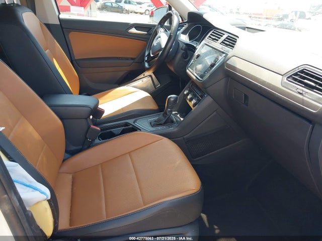 3VV3B7AX4KM063938 Volkswagen Tiguan