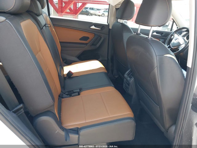 3VV3B7AX4KM063938 Volkswagen Tiguan