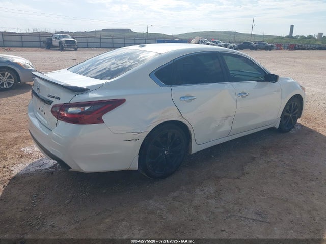 Nissan 2018 2018 1N4AL3AP1JC292028 Image 4