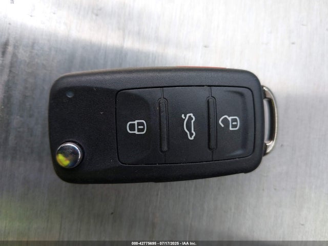Volkswagen 1.4 tsi 2017 3VWDB7AJ4HM292897 Image 11