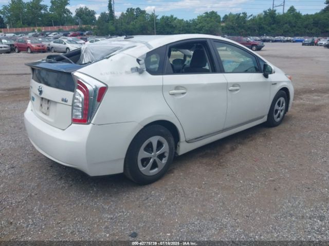 2014 TOYOTA PRIUS JTDKN3DU2E1760604 Photo 3