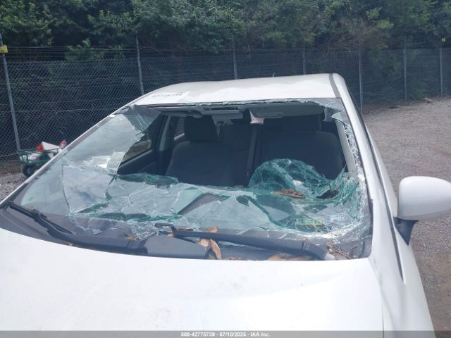 2014 TOYOTA PRIUS JTDKN3DU2E1760604 Photo 5