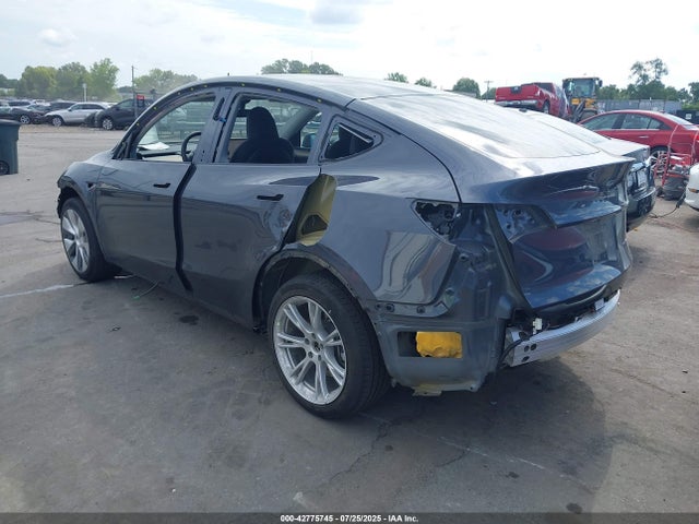 2023 TESLA MODEL Y 7SAYGDEE3PA036349 Photo 2