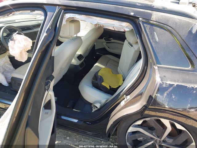 2024 AUDI Q8 E-TRON WA15AAGE7RB063294 Photo 7
