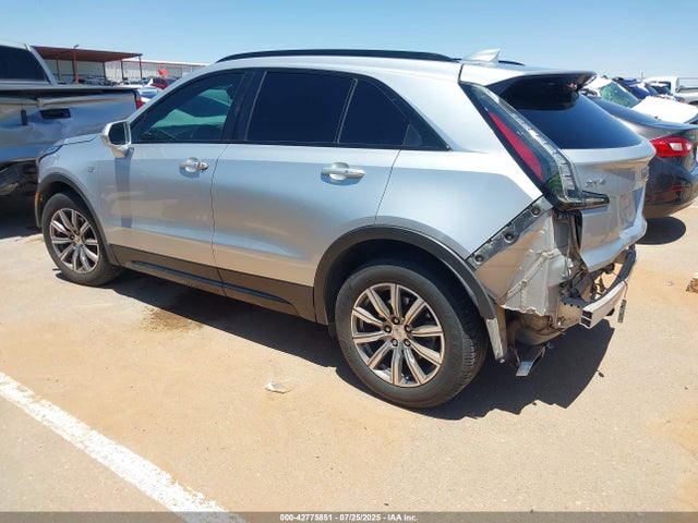 2019 CADILLAC XT4 1GYFZER48KF100313 Photo 2