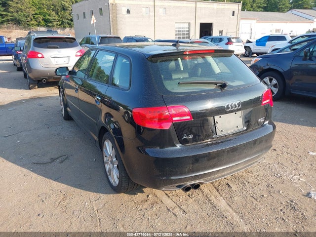 2013 AUDI A3 WAUMFAFM7DA027323 Photo 2