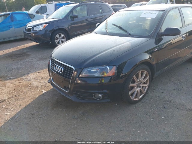 2013 AUDI A3 WAUMFAFM7DA027323 Photo 5