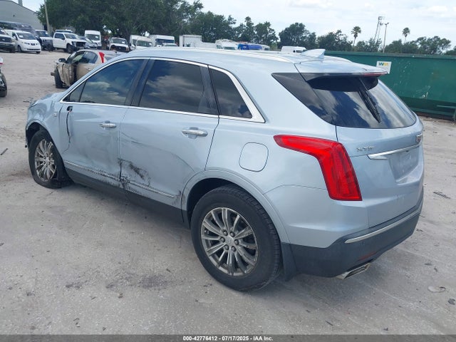 2017 CADILLAC XT5 1GYKNBRSXHZ325914 Photo 2