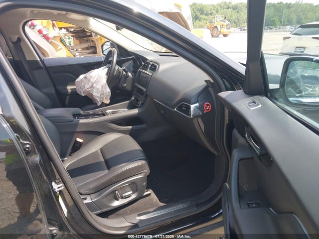 2019 JAGUAR F-PACE SADCJ2FX3KA357393 Photo 4